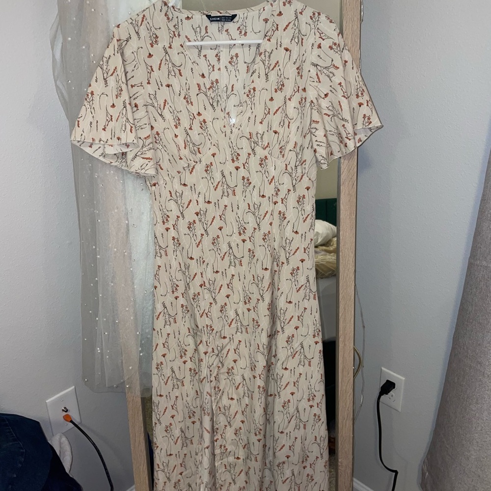 💕Motif Dress💕 - Picture 3 of 4